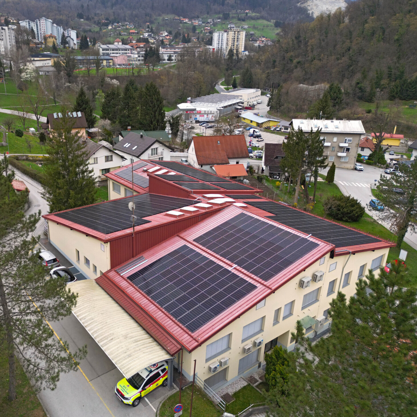 novi dom hrastnik sončna elektrarna zadruga zeleni hrastnik